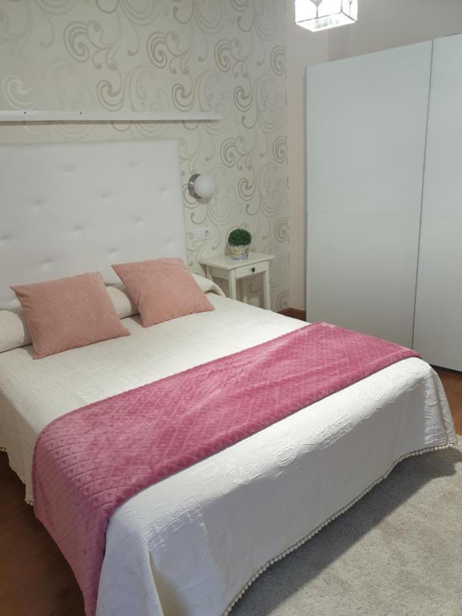 Apartamento Cine Colon Ribadeo Exterior foto