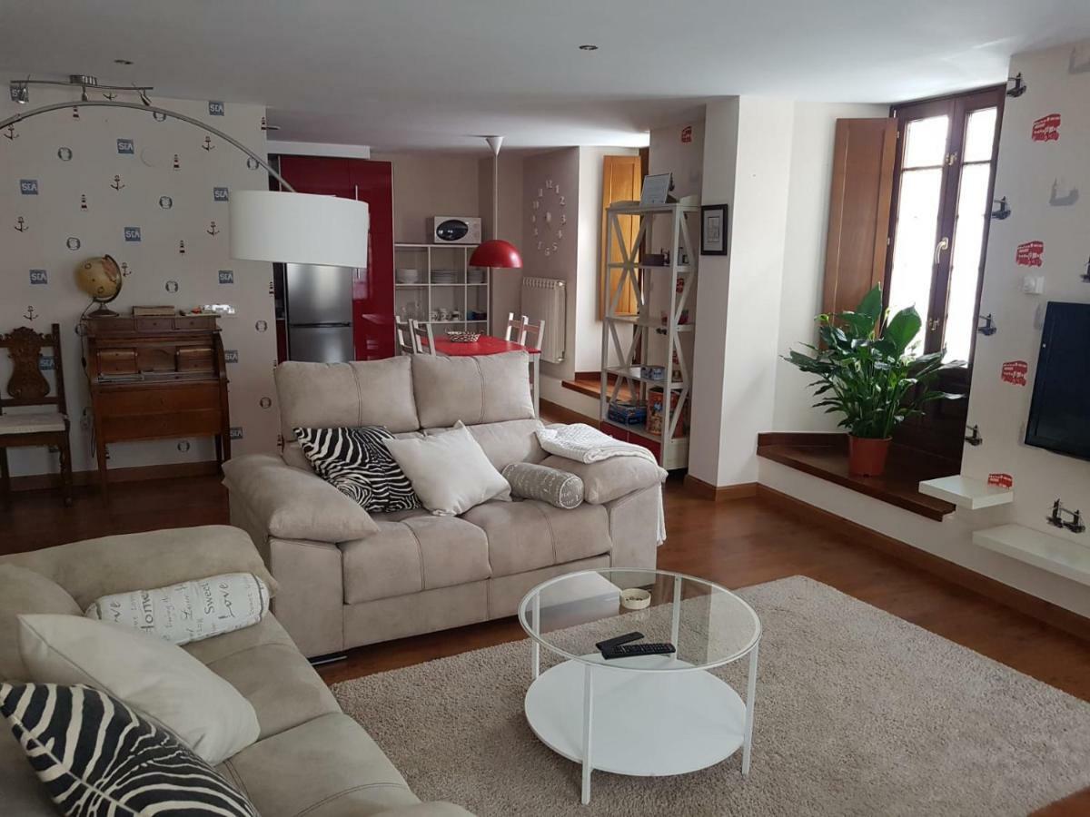 Apartamento Cine Colon Ribadeo Exterior foto
