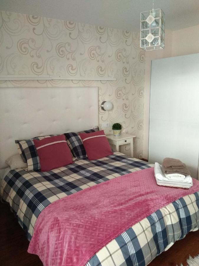 Apartamento Cine Colon Ribadeo Exterior foto